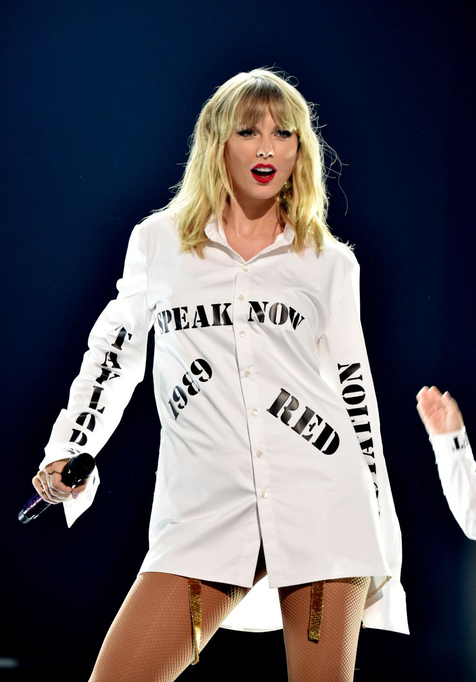 2019 american music awards roaming show and backstage
