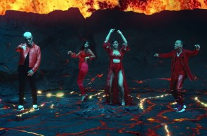 DJ Snake ft. Selena Gomez, Ozuna and Cardi B 