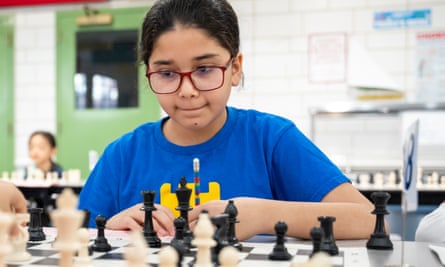 Mariangel Vargas playing chess 