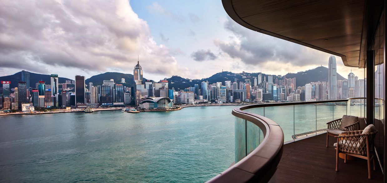 Some of the rooms allow you to look out to the stunning view of Victoria Harbour from its private balcony, extending the interior space to the Victoria Harbour.