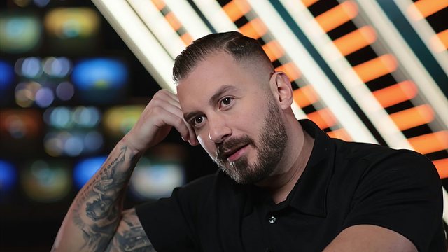 Pas ‘BBV’, Romeo Veshaj surprizon fansen e tij të zjarrtë,