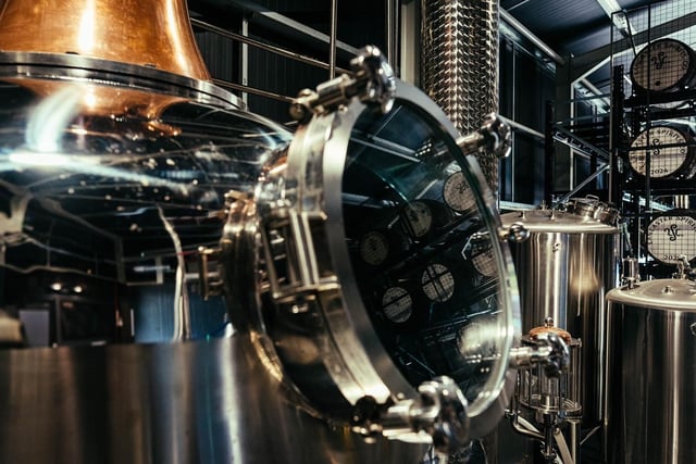 The new facility features a custom 3000-litre copper and steel pot still.