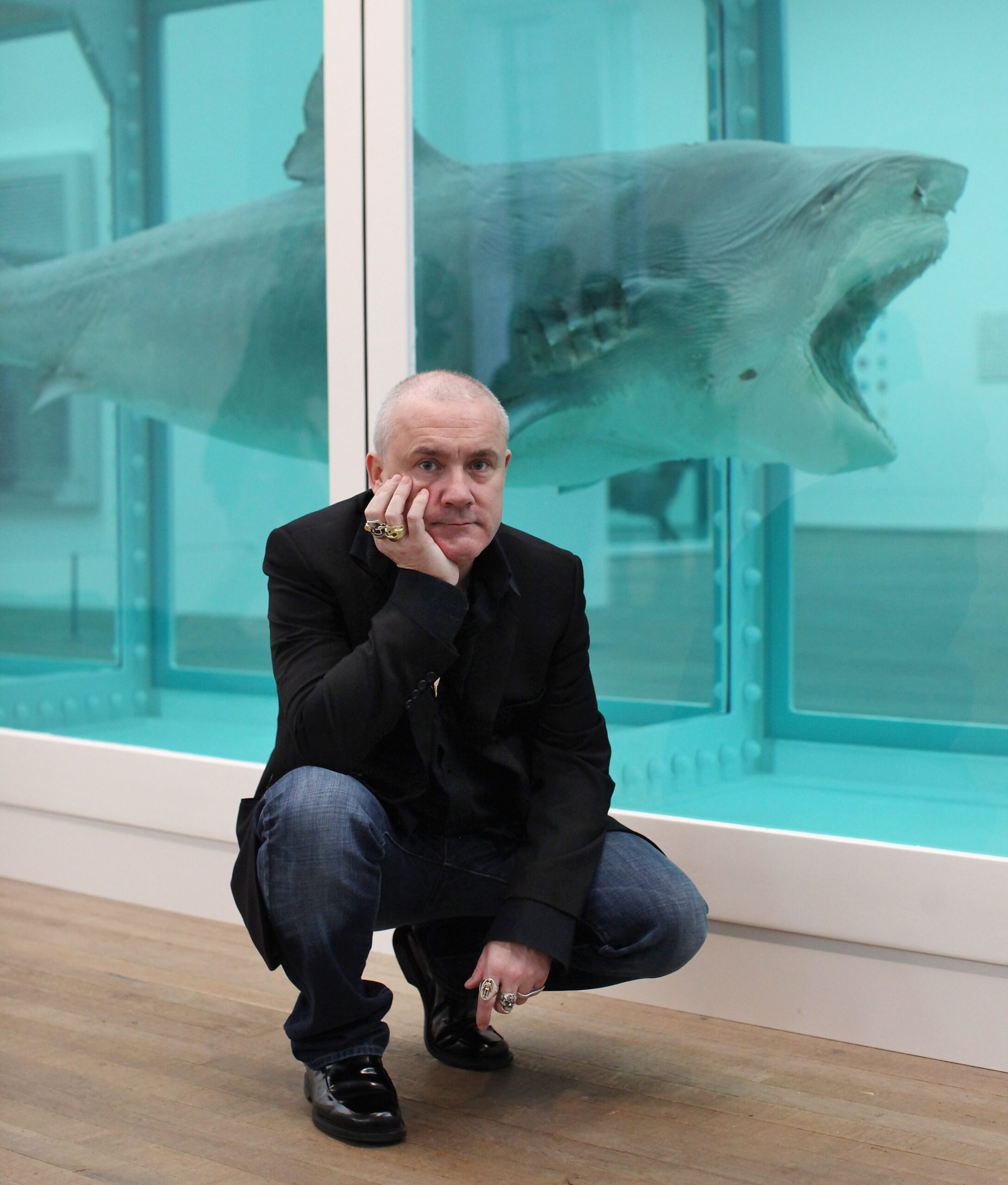 Hirst and “The Physical Impossibility of Death in the Mind of Someone Living” in the Tate Modern in 2012