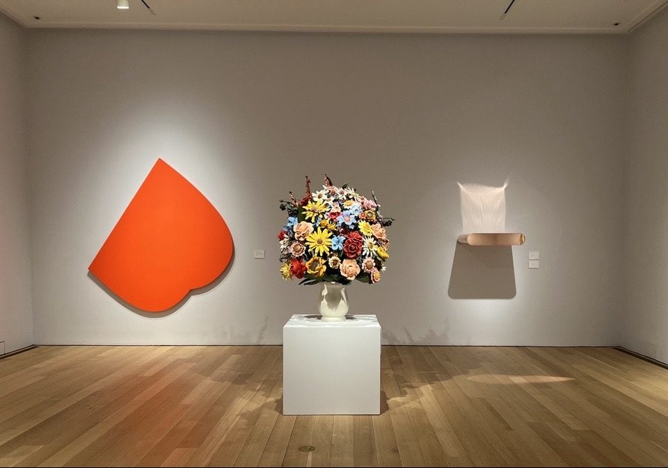 Ellsworth Kelly's <em>Two Curves</em> (2004), left, at Christie's as part of the fall auctions