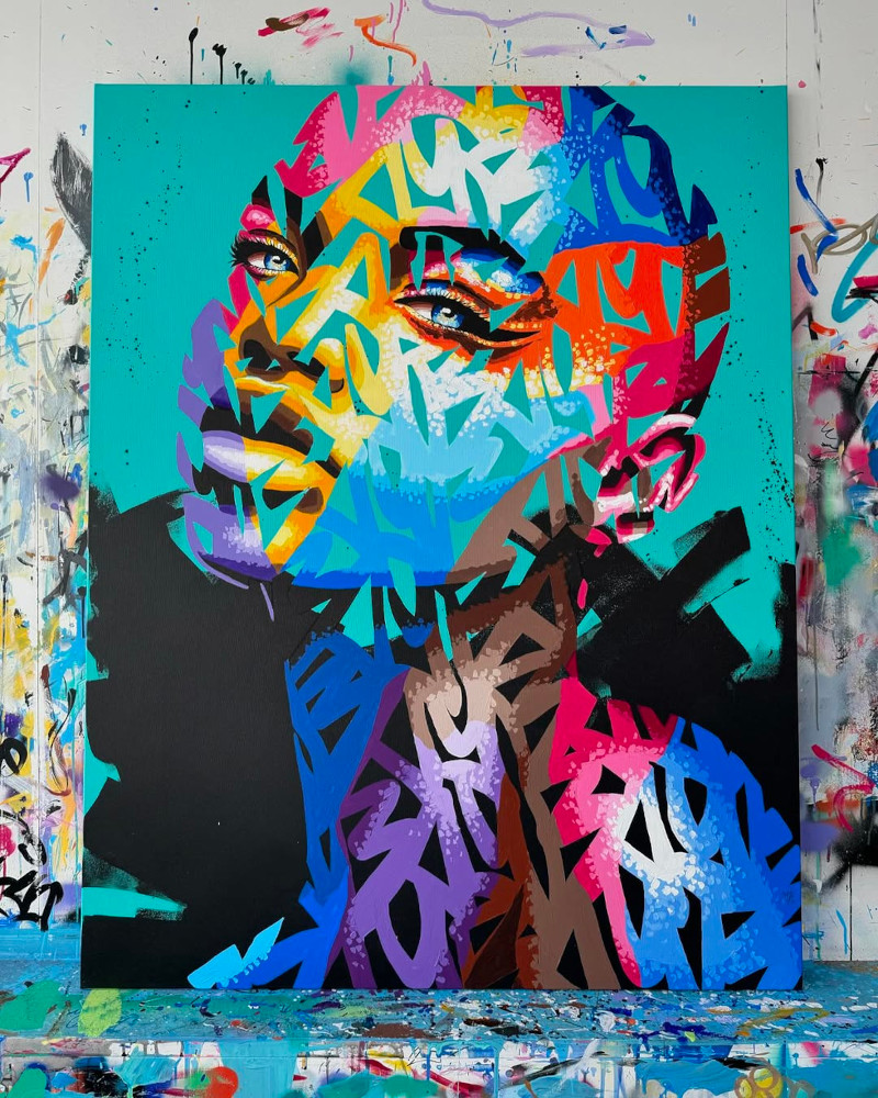 Graffiti-evoking portrait of a woman by Yoann Bonneville