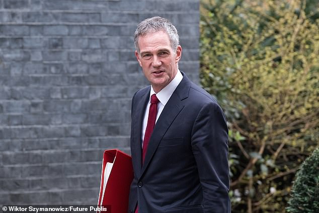 Digital Secretary Peter Kyle is weighing up proposals to introduce a curfew that would be the online equivalent of a TV watershed for under-16s