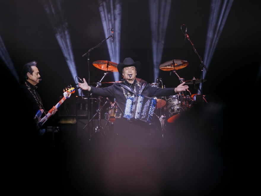 Jorge Hernández greets the hundreds of fans in Madison Square Garden in Midtown, New York City, New York.